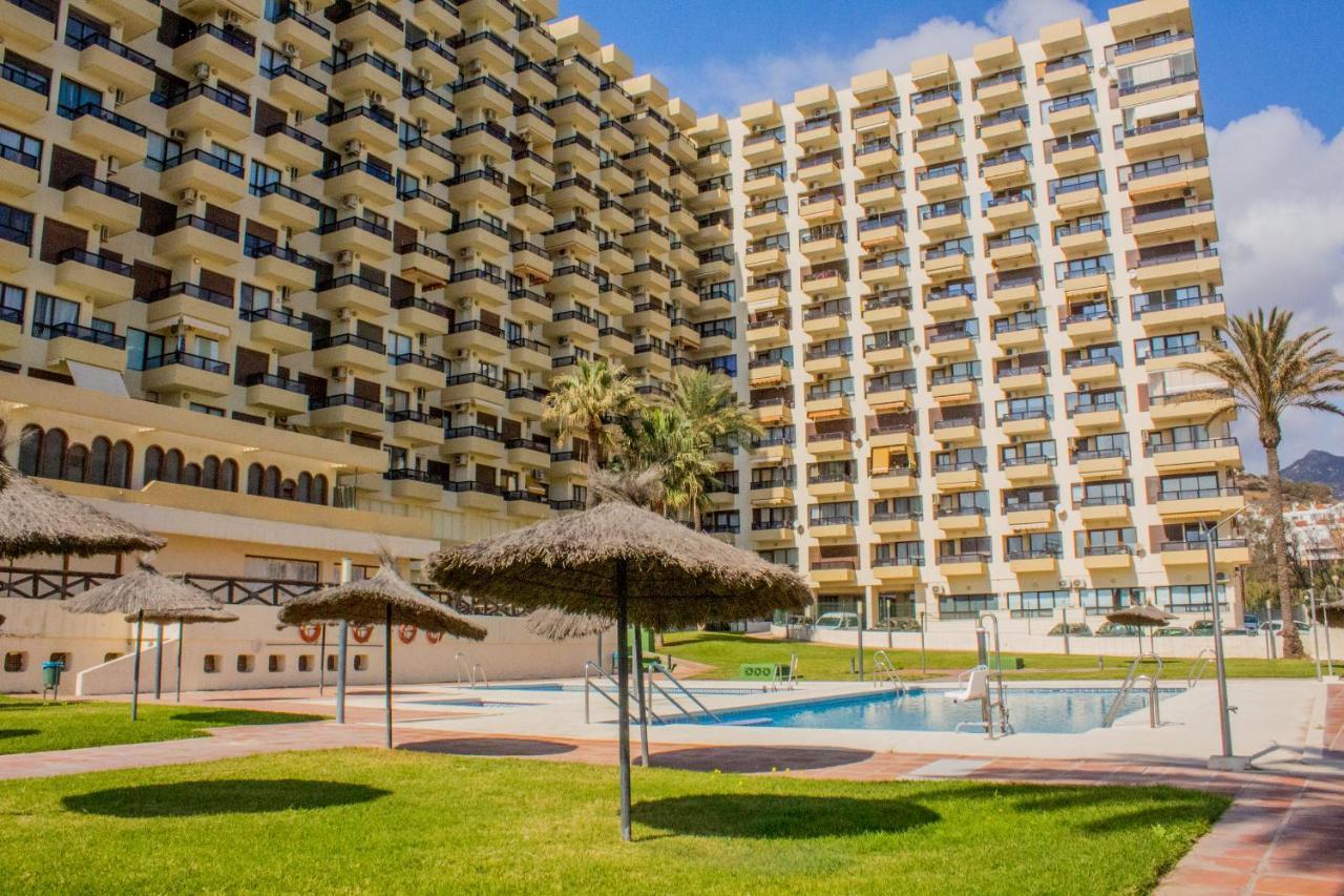 Aloha Playa Apartment With Ocean Views And Pools Benalmádena Exterior foto