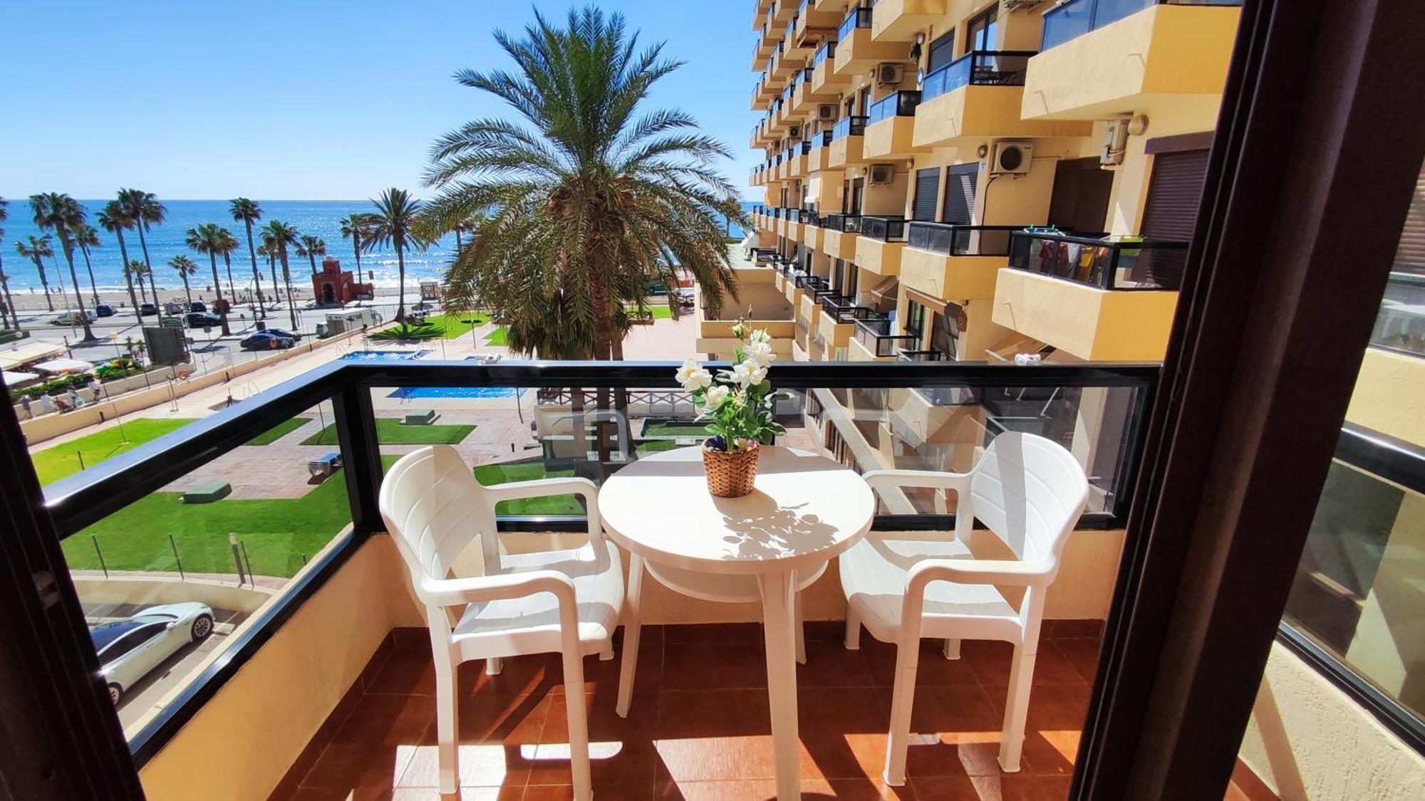 Aloha Playa Apartment With Ocean Views And Pools Benalmádena Exterior foto